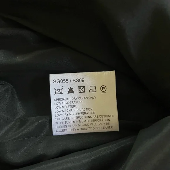 Karen Millen England Black Skirt. Size 6. - Picture 9 of 11